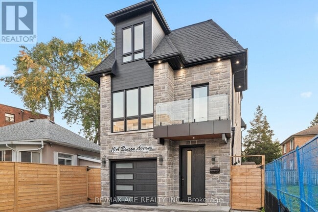 Building Photo - 10A Benson Ave
