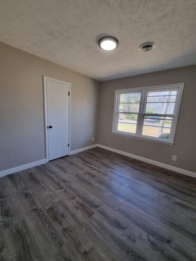 Foto del edificio - 967 Sanchez Dr