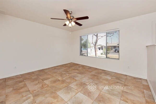 Building Photo - 2528 N 51st Dr