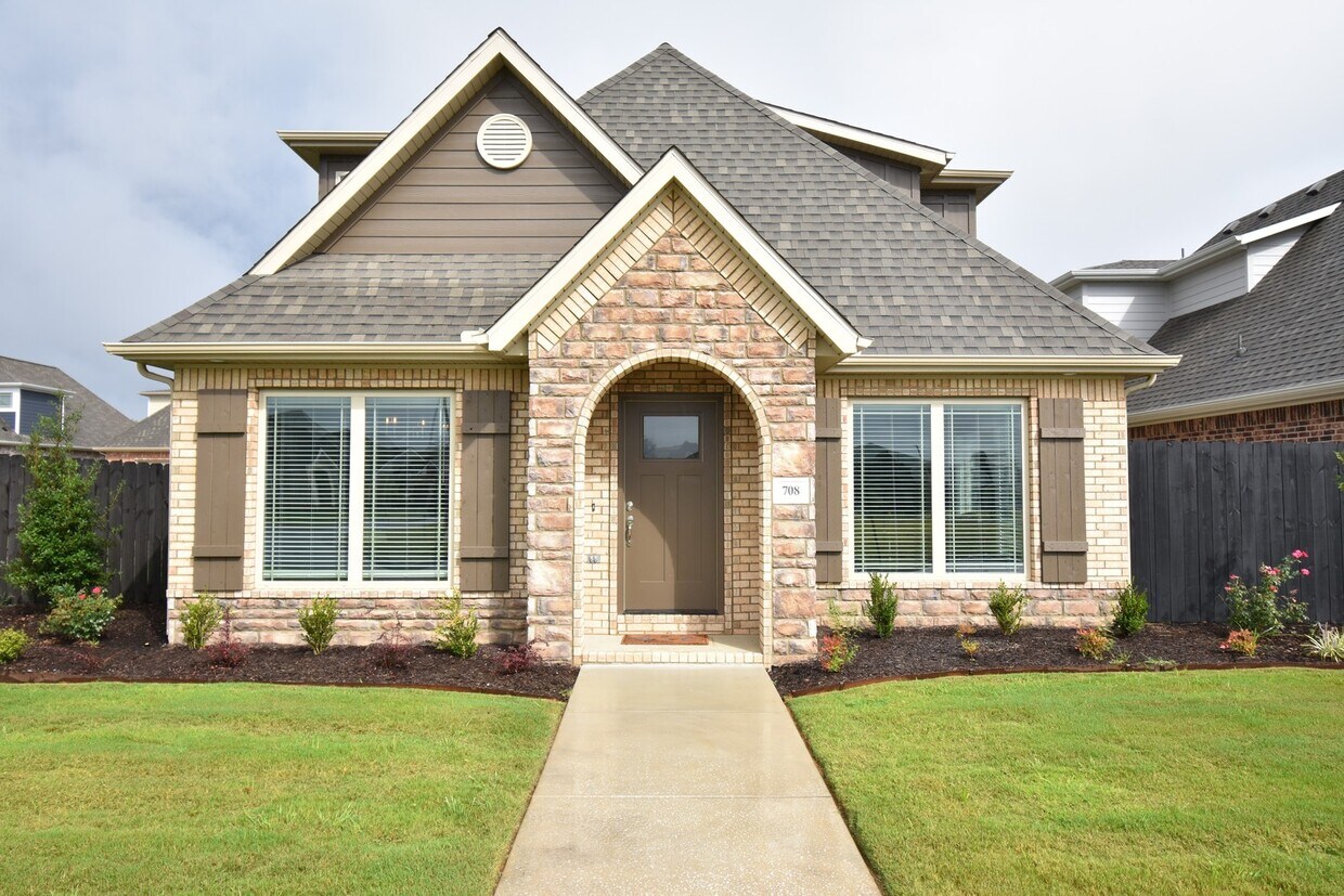 NOW LEASING - NOW LEASING