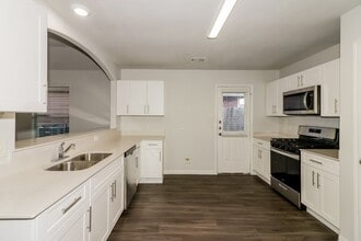 Building Photo - 5710 S Brenwood Dr