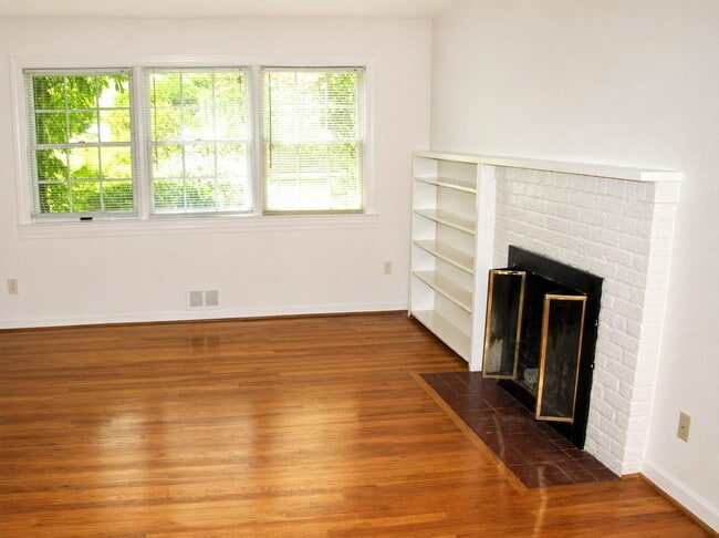 Photo - Elegant Split-Level Living in Prime Falls Church Location Apartment