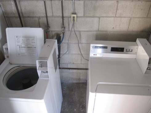 On-Site Laundry - 3065 Hawthorn St