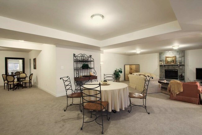 Foto del edificio - 6326 River Downs Rd