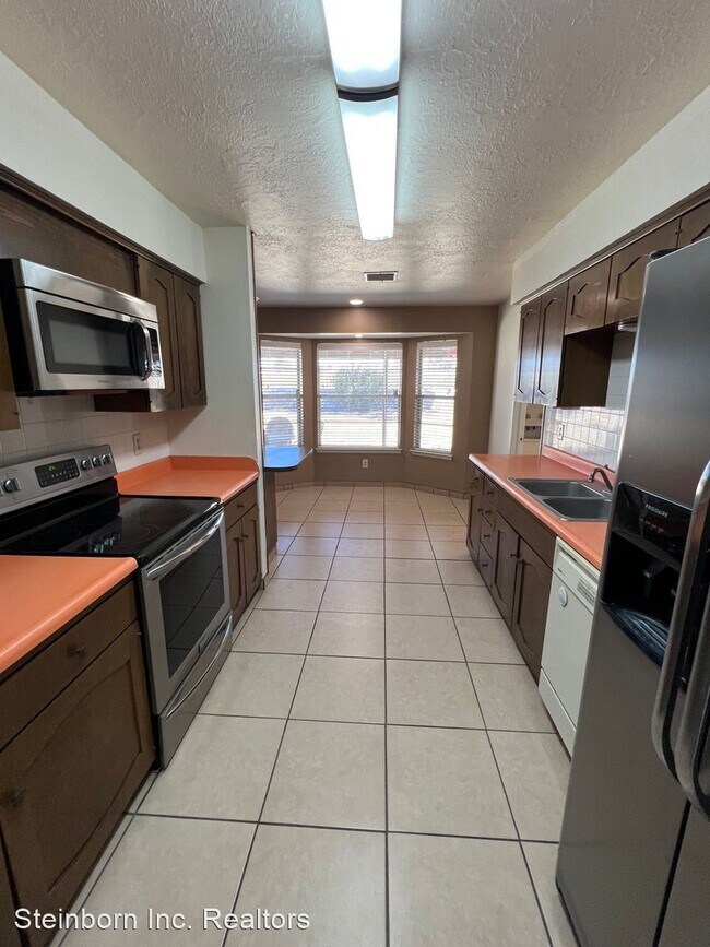 Building Photo - 4 br, 2.5 bath House - 2808 Devendale Ave.