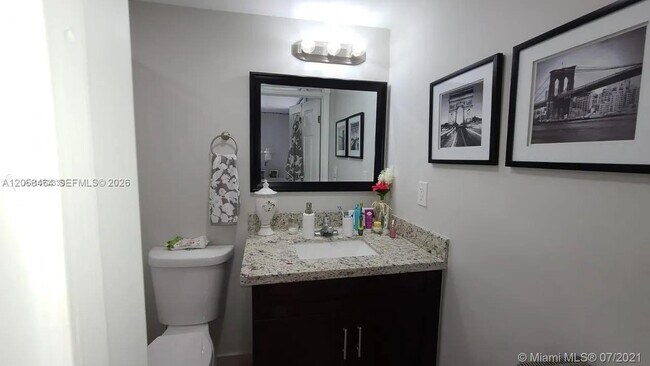 Foto del edificio - 8015 SW 107th Ave