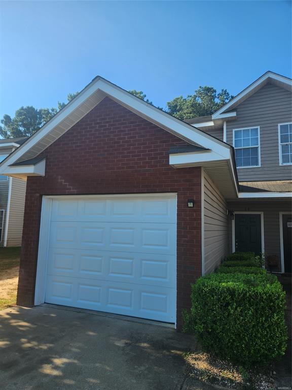 Building Photo - 14 Pine Meadows Cir