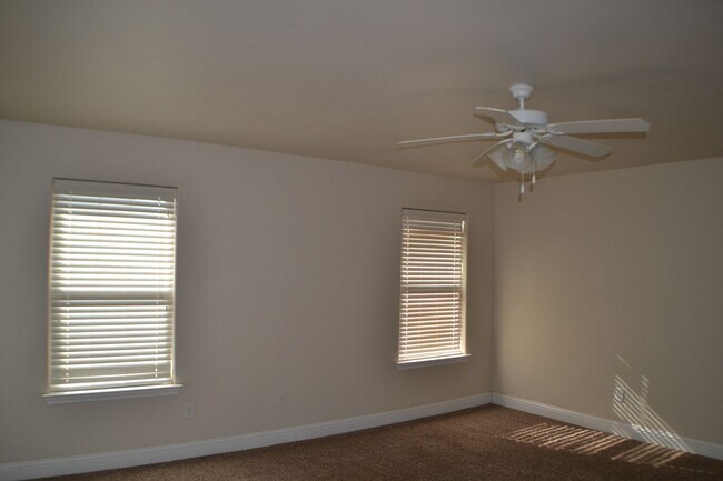 Foto del edificio - 3 Bed 2 Bath House For Lease in Midland!