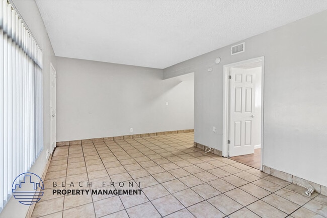 Building Photo - 709-15 Northgate