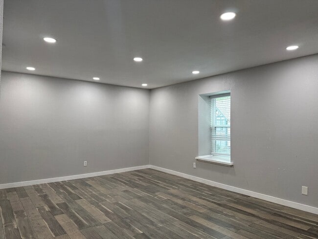 Foto del edificio - 8299 Kingsbrook Rd