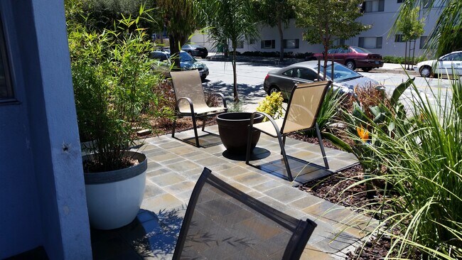 Foto del edificio - 1702 Morro St