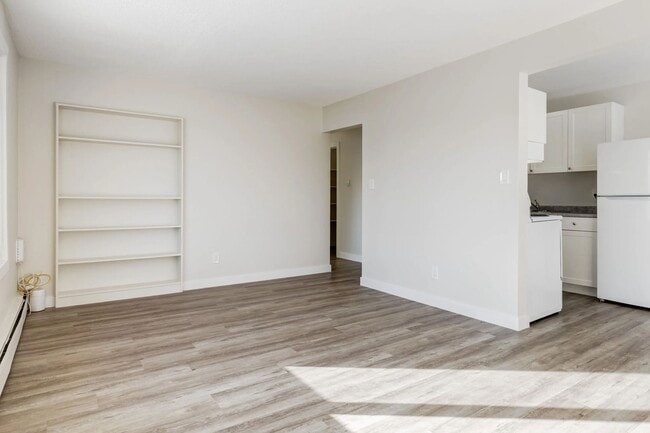 Building Photo - Fernwood Apartments