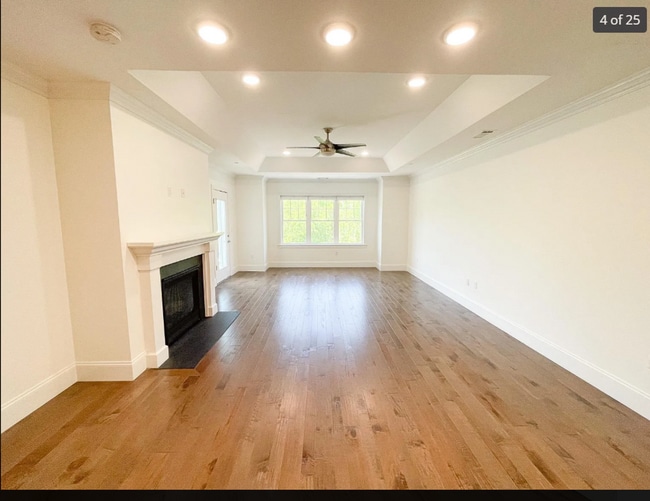 Building Photo - Water Pointe