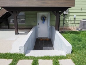 Building Photo - 521 S 400 E