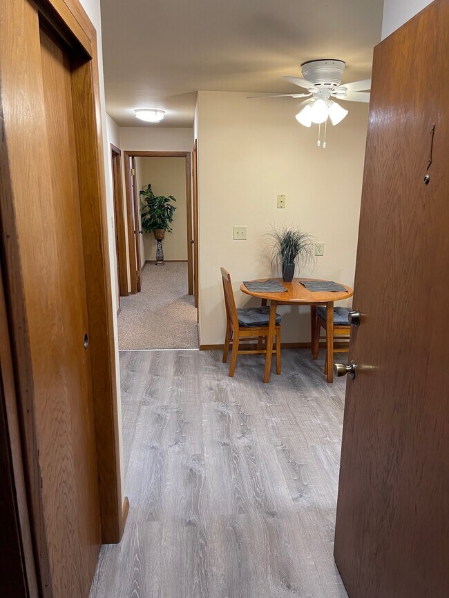 LARGE DINING AREA - W151S7043 Cornell Cir