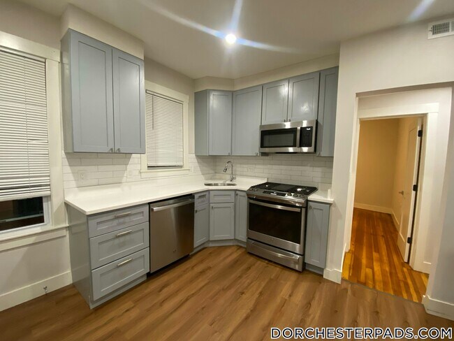 Foto del edificio - 147 E Cottage St