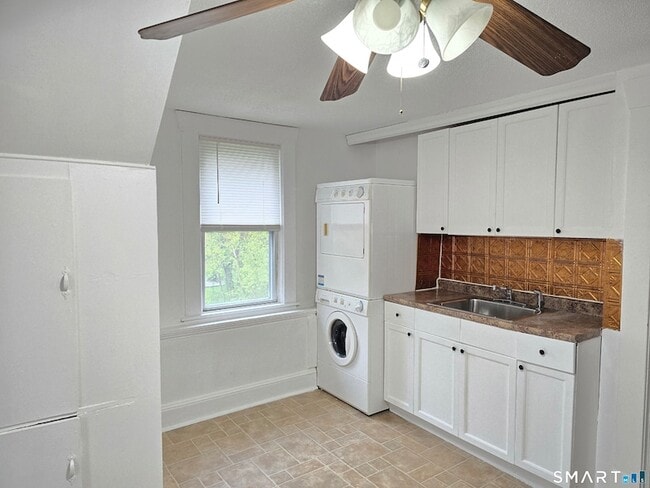 Photo - 103 Capen St House