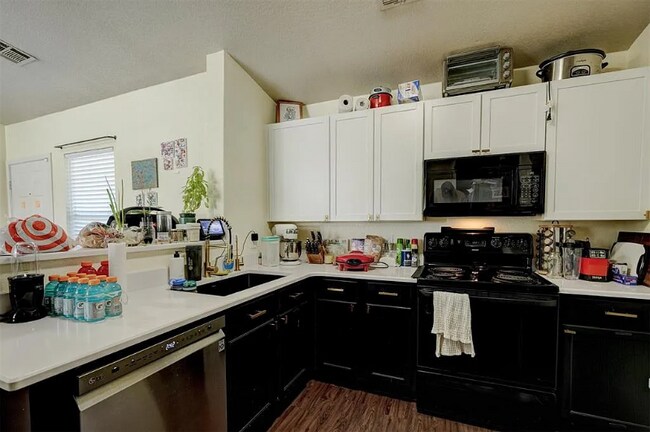 Foto del edificio - 120 Rob Ln