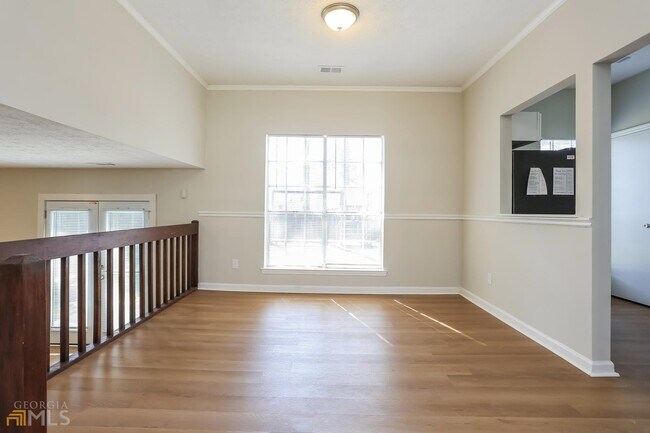 Foto del edificio - 6580 Eastbriar Dr