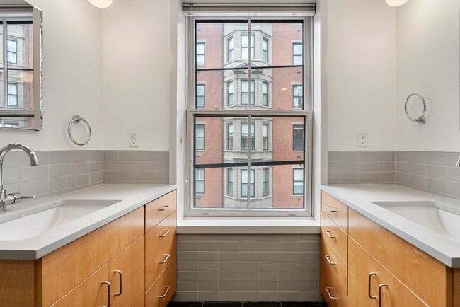 Foto del edificio - 163 Newbury St