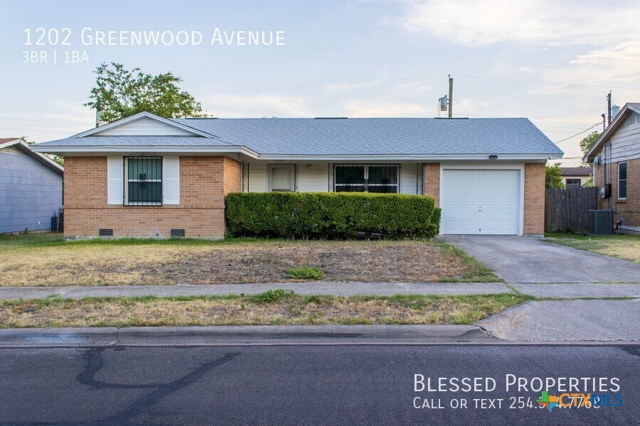 Primary Photo - 1202 Greenwood Ave