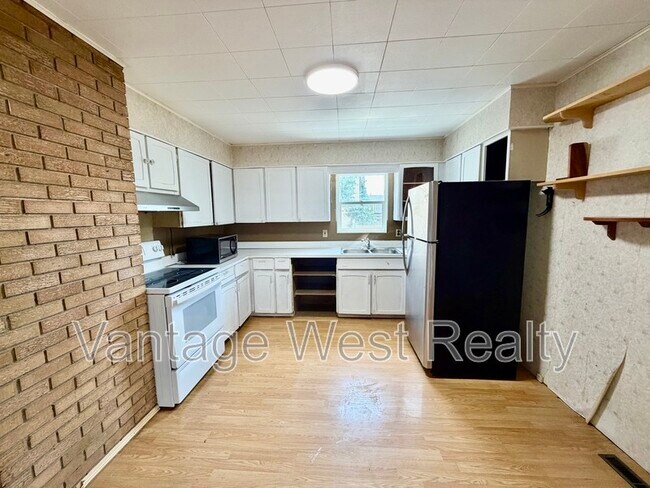Photo du bâtiment - 400 Dougall Rd N