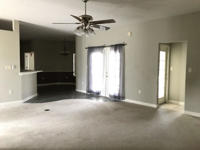 Foto del edificio - 2296 Lake Pointe Cir