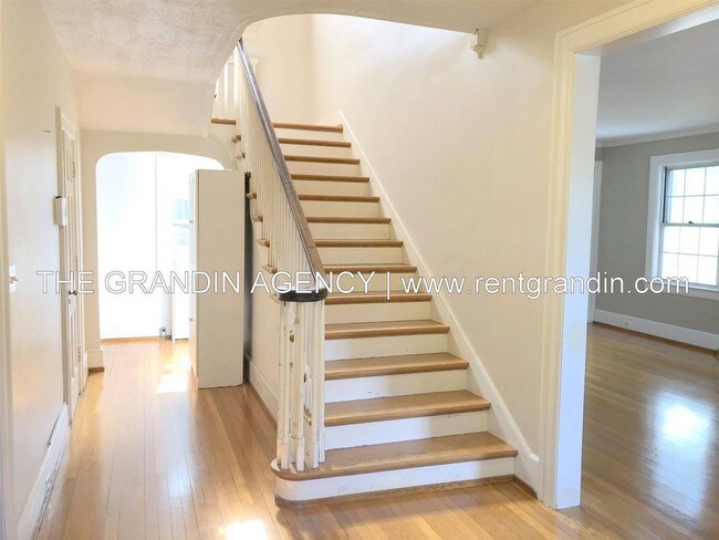 Foto del edificio - 1052 Clearfield Road Southwest