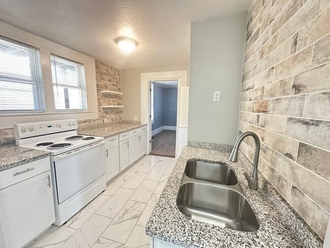 Photo - 106 Alabama St Apartment