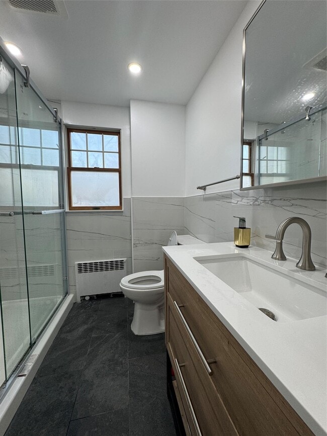 Building Photo - 6 Meadowbrook Dr