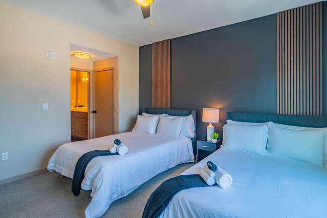 Building Photo - 295 E Roosevelt St