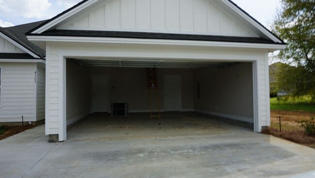 Building Photo - New home in Northlake S/D