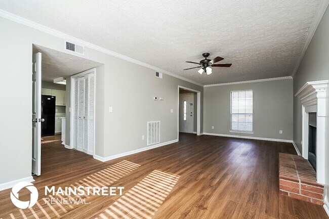Foto del edificio - 1425 Aaronwood Dr