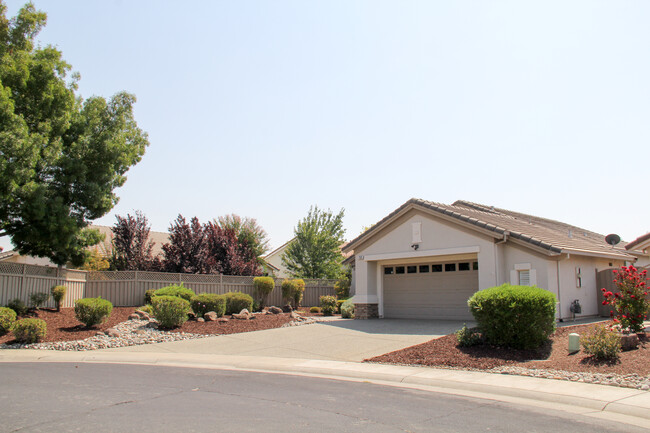 Foto del edificio - 755 Waterfield Ct