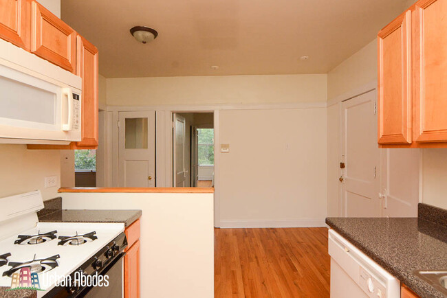 Foto del edificio - 1420 W Addison St