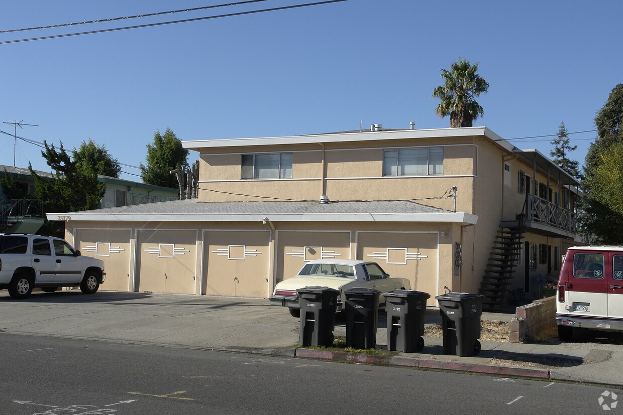 Foto principal - 25779 Whitman St