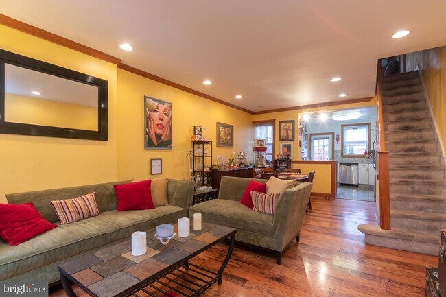 Foto del edificio - 2437 S Chadwick St