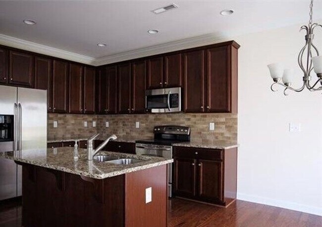 Foto del edificio - GORGEOUS 3 BR Townhome in the Heart of Bal...