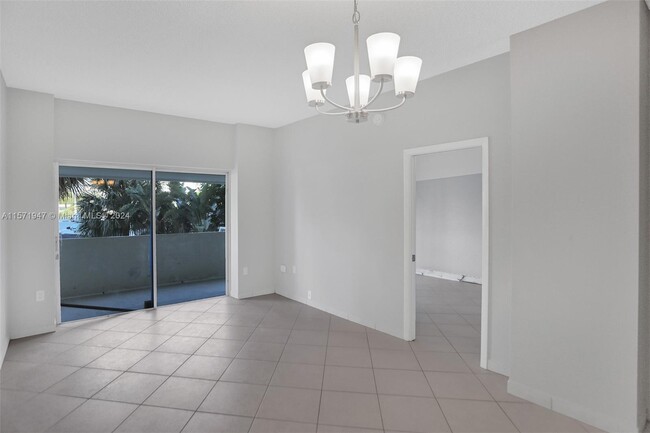 Foto del edificio - 300 Bayview Dr