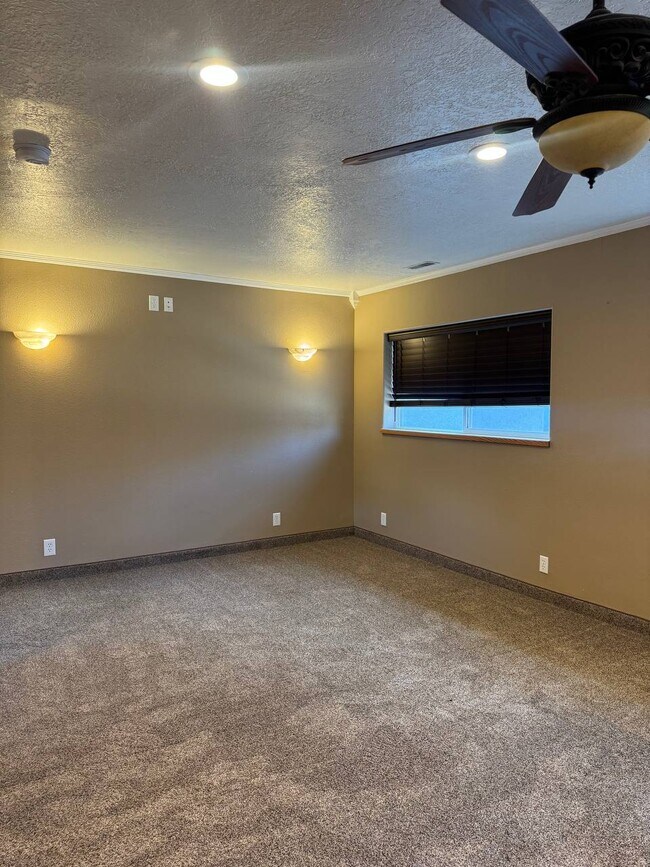 Foto del edificio - MONROE PROPERTY RENTALS (BLUE HOUSE)