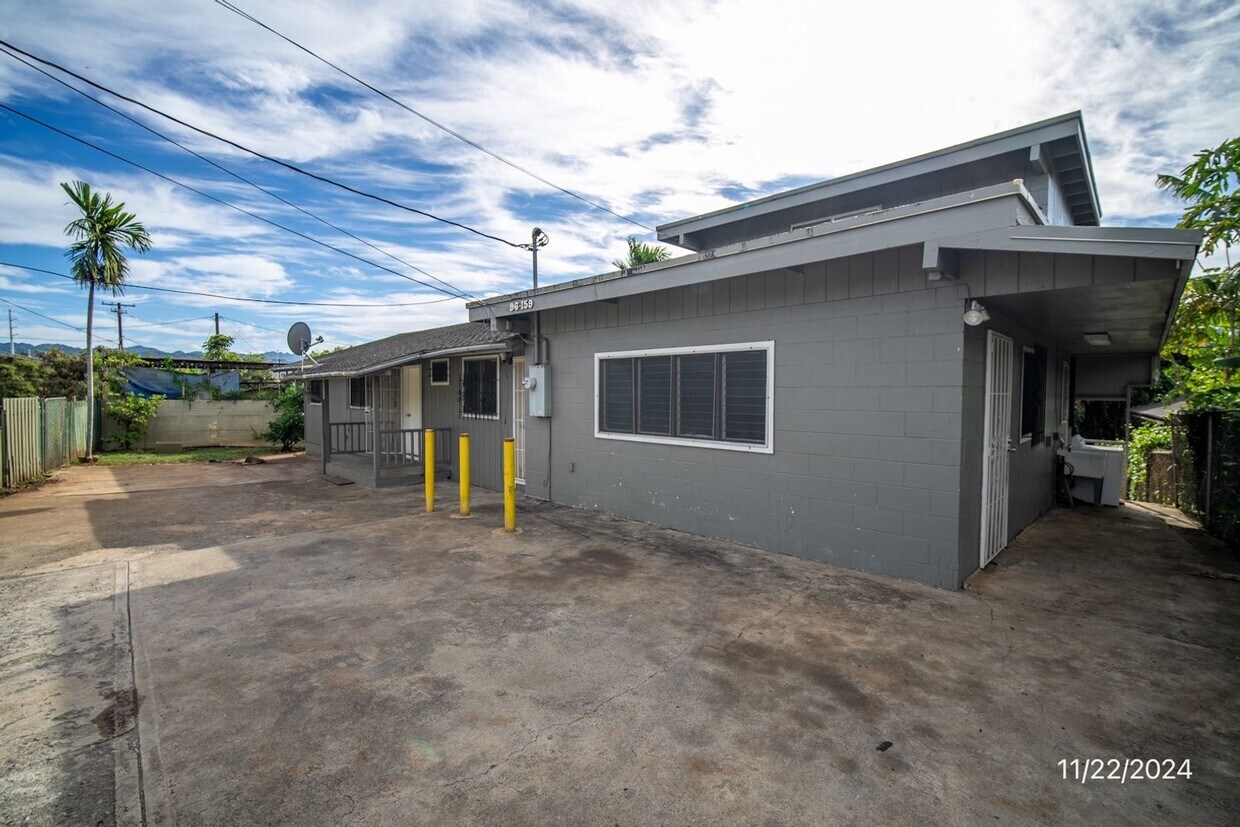 $2,000 / 2 Bed/ 1 Bath Spacious Duplex Ce... - $2,000 /  2 Bed/ 1 Bath Spacious Duplex Ce...