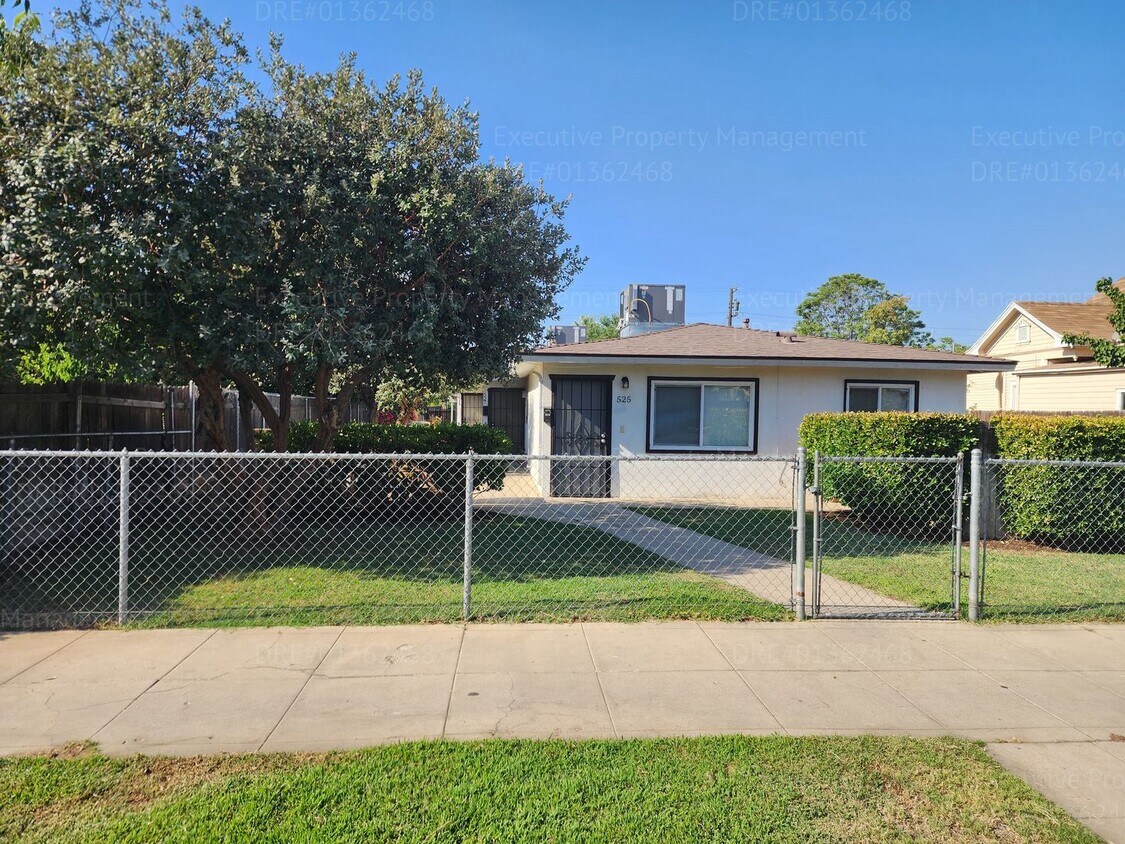 Primary Photo - 2 Bedroom / 1 Bathroom move in $1,050.00