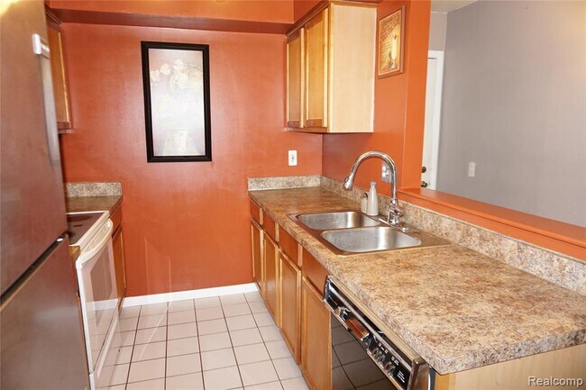 Foto del edificio - 27991 Rollcrest Rd