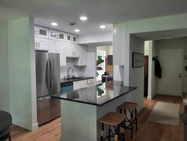 Building Photo - 8701 Olde Colony Trl