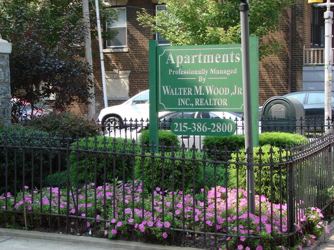 Building Photo - 4324 Walnut St