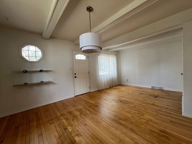 Building Photo - 2 Bed 1 Bath Single Family Home in Wausau
