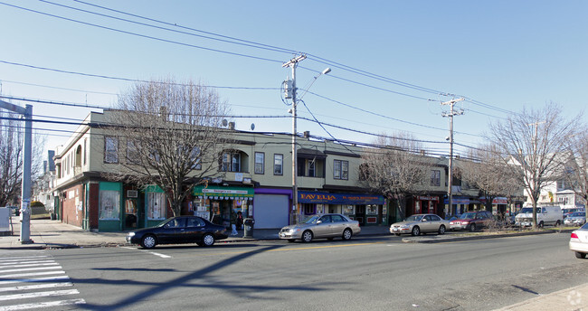 Building Photo - 2505-2541 Main St