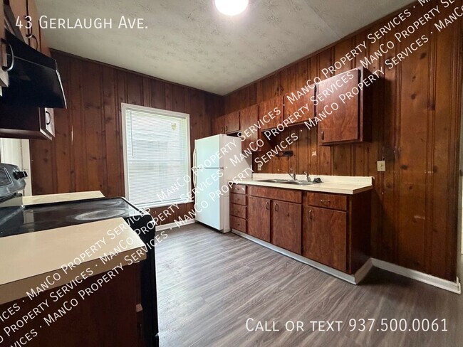 Foto del edificio - 43 Gerlaugh Ave