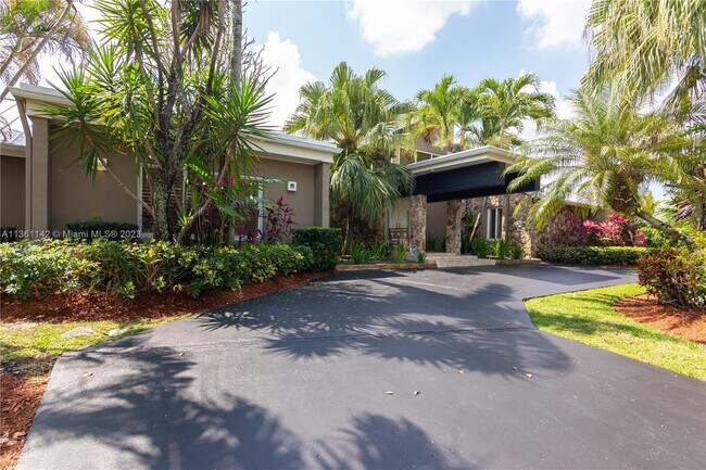 Building Photo - 9420 SW 136th St