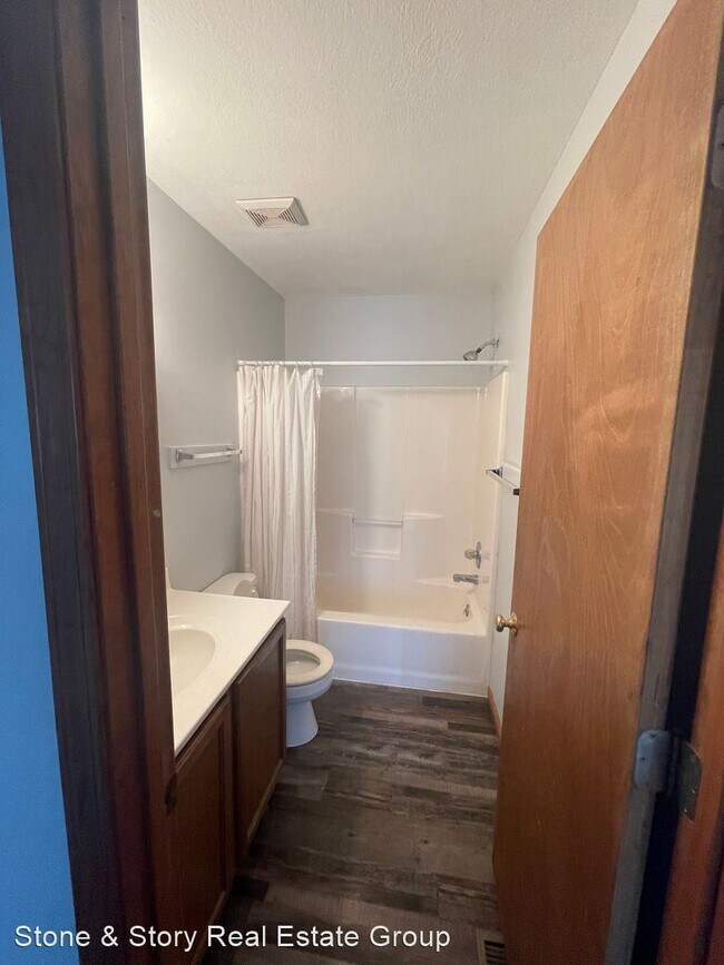 Building Photo - 3 br, 2.5 bath House - 3717 SW Moundview CT